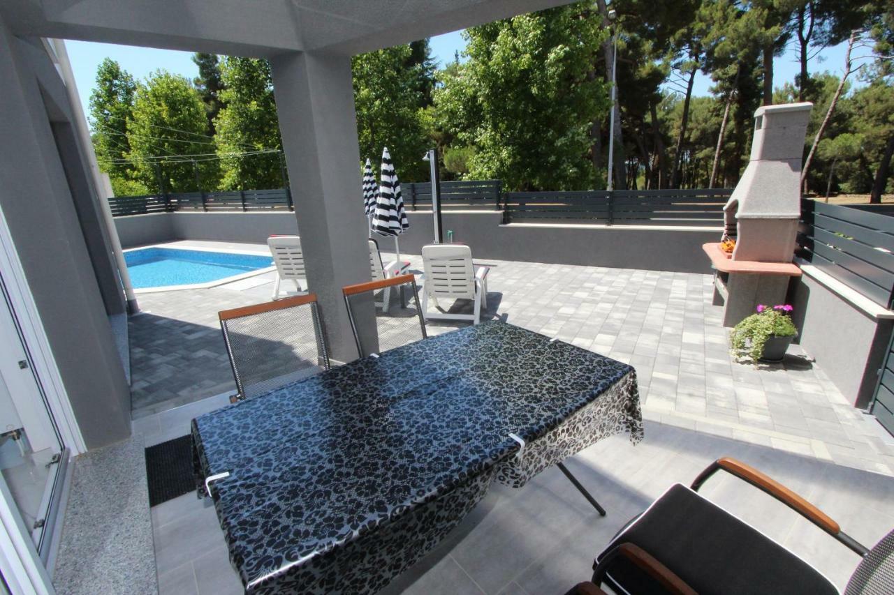 Apartment Karlo 2 Ровин Екстериор снимка