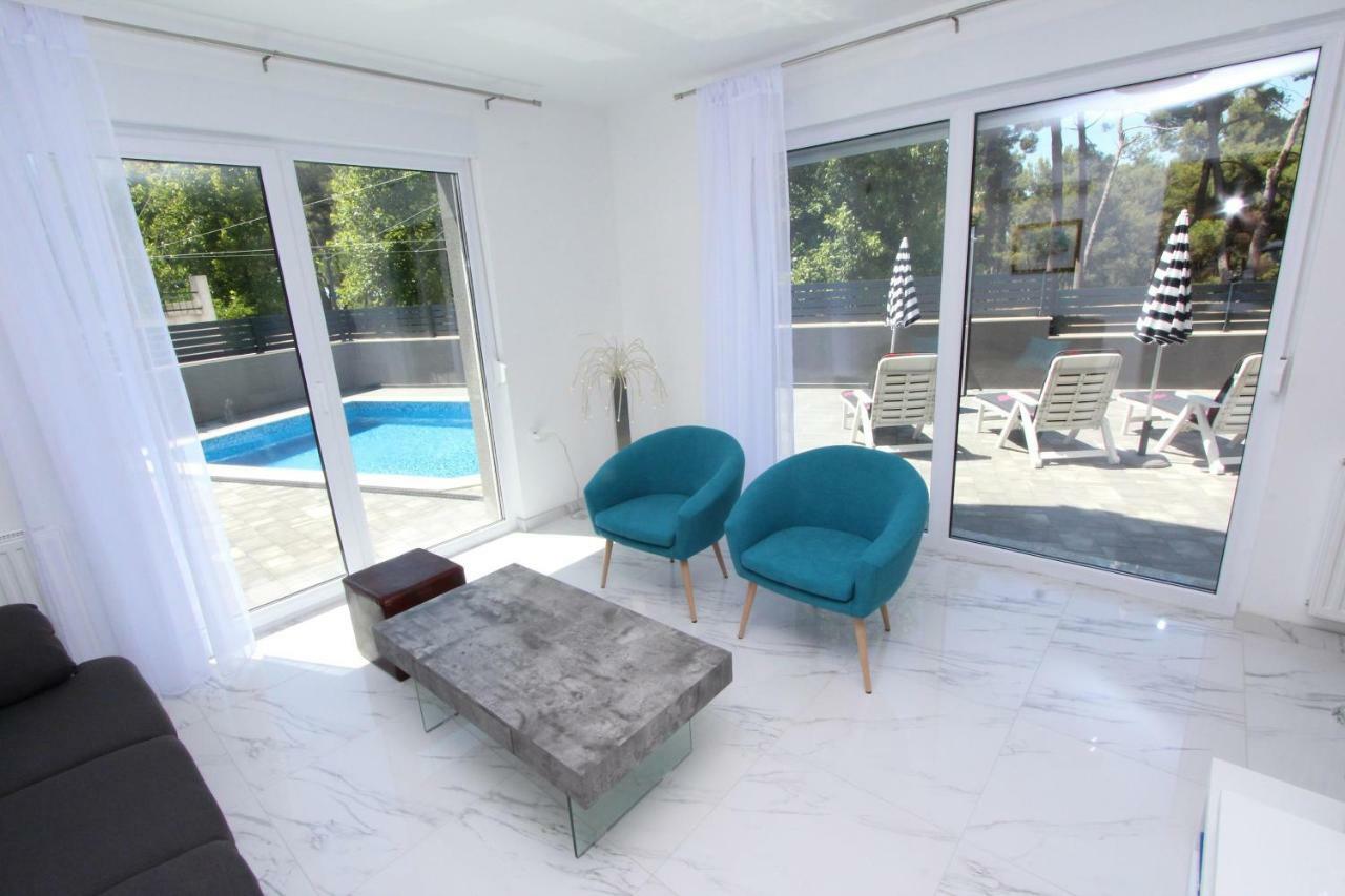 Apartment Karlo 2 Ровин Екстериор снимка