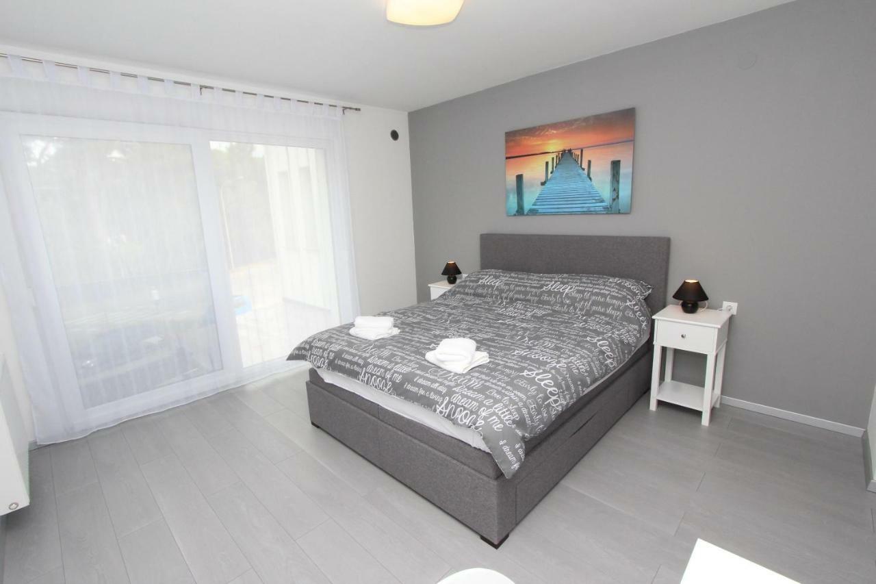 Apartment Karlo 2 Ровин Екстериор снимка